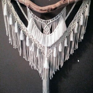 Macramé - Wandkleed Bohemian met grote tak en bijbehorende veer