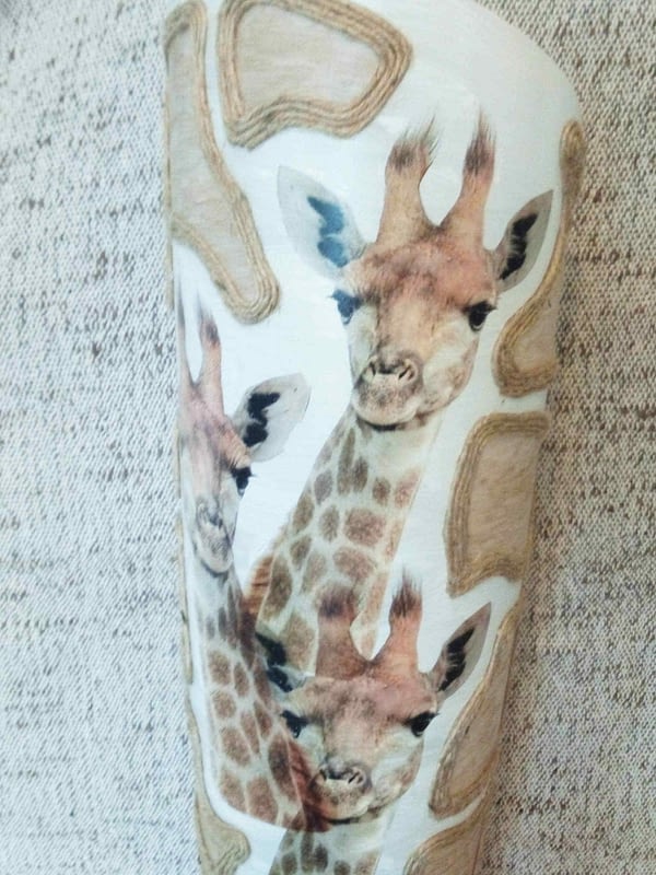 Nature - Vaas met giraffe